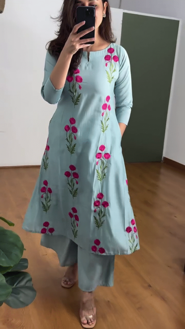 Floral Charm Embroidered Kurta – Grace in Bloom 🌸